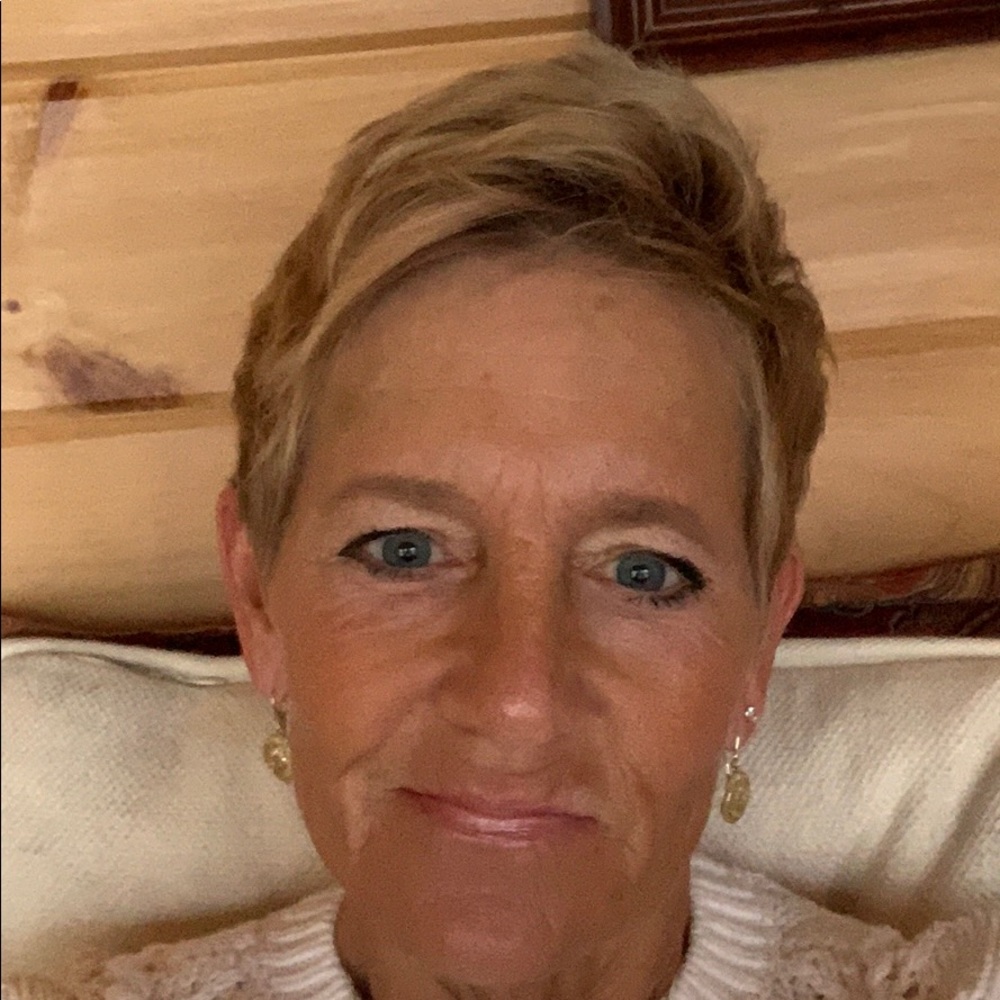 Meet your Posher, Cynthia